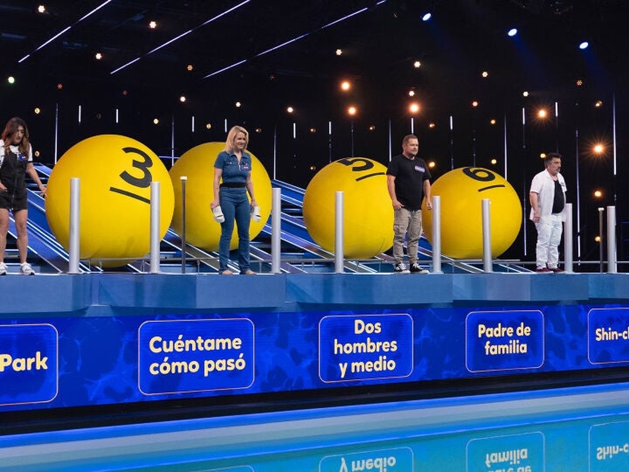 Juego de pelotas backdrop