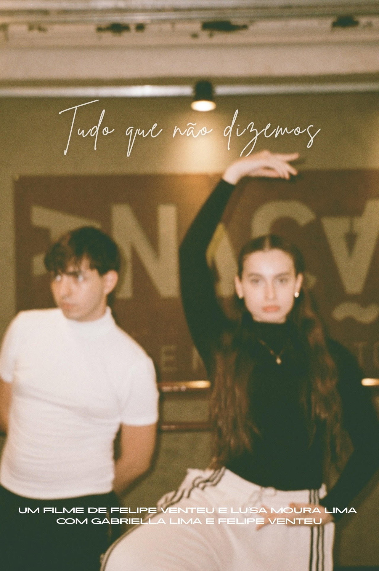 Tudo que Não Dizemos Backdrop