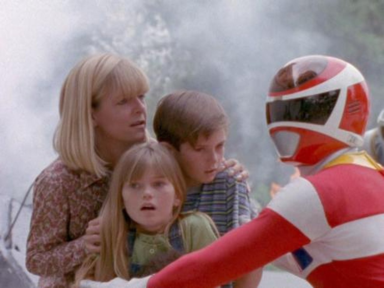 Power Rangers - Season 6 Episode 26 : The Secret of the Locket