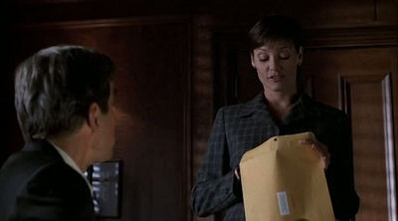 Law & Order - Season 7 Episode 9 : Entrapment