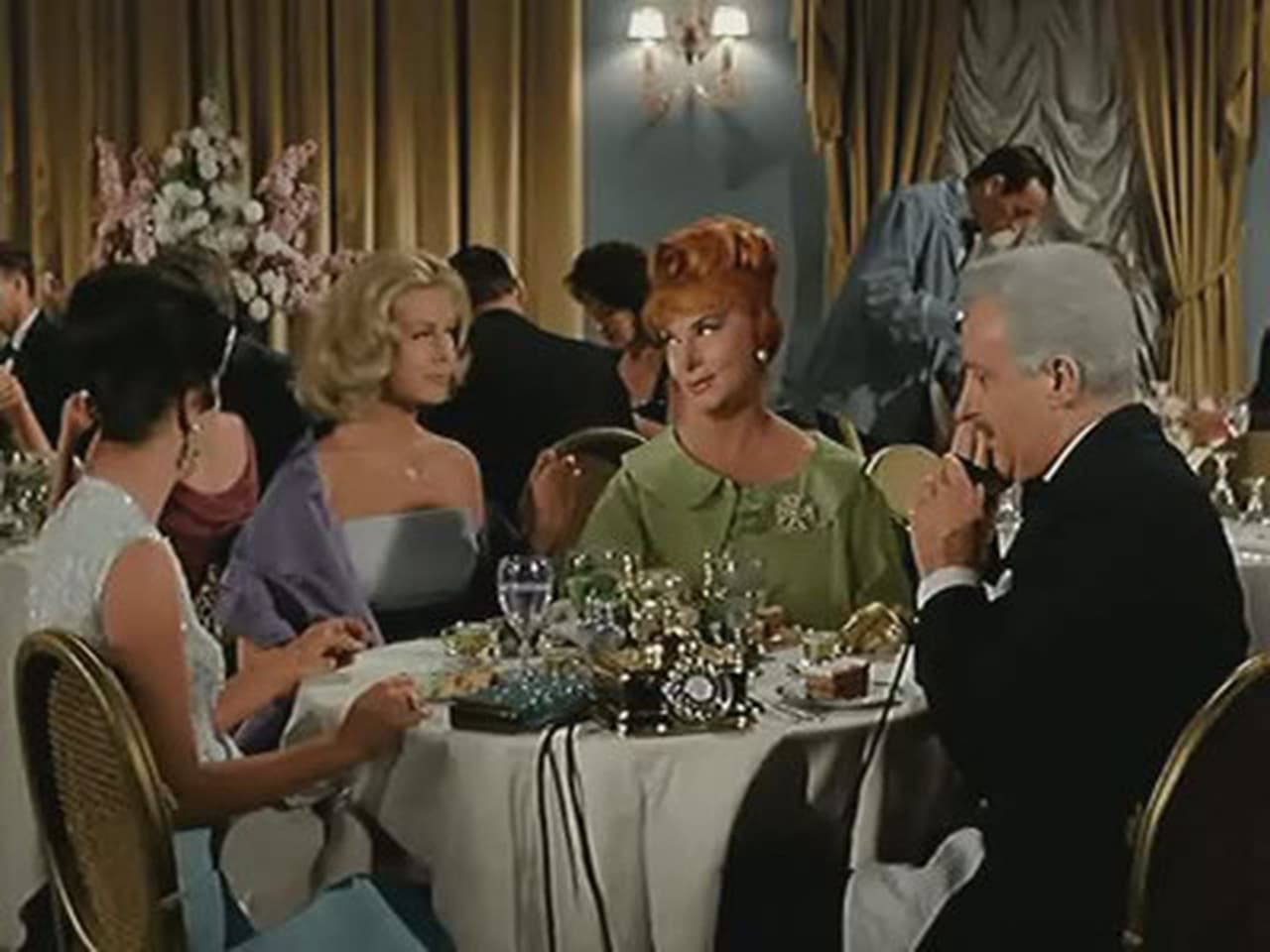 Bewitched - Season 1 Episode 9 : Witch or Wife?