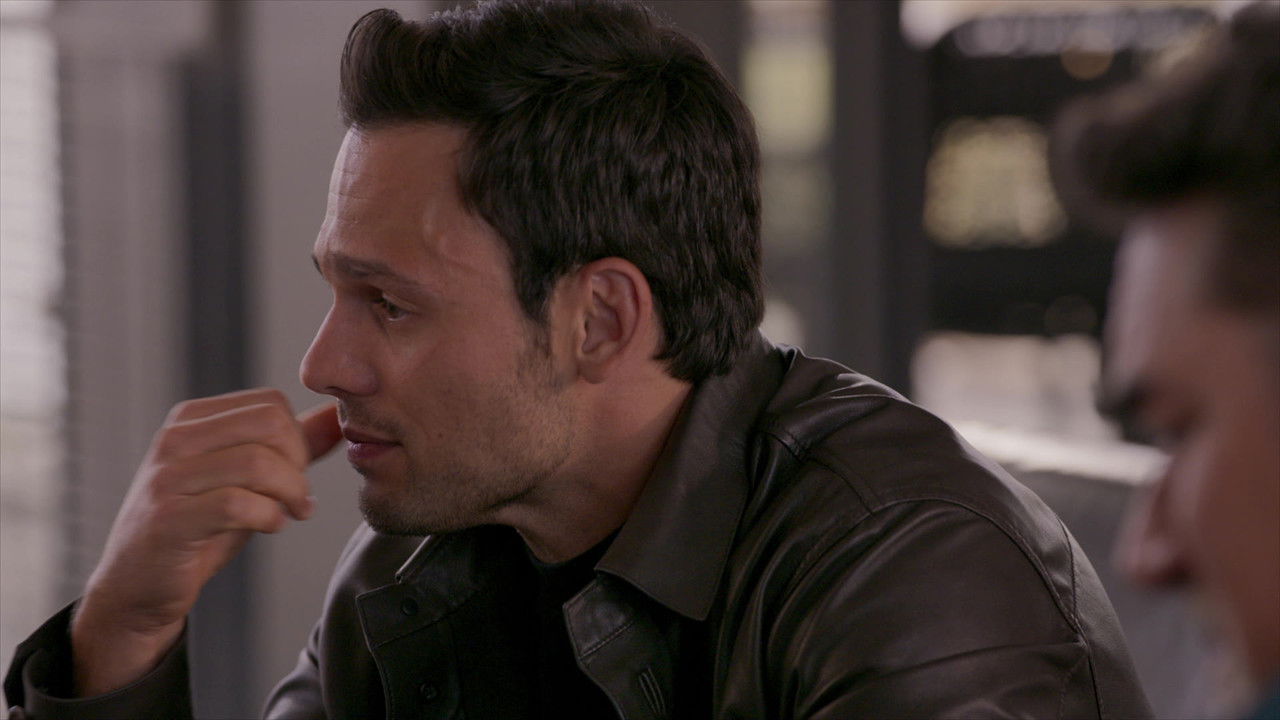 Los hilos del pasado - Season 1 Episode 53 : Episode 53