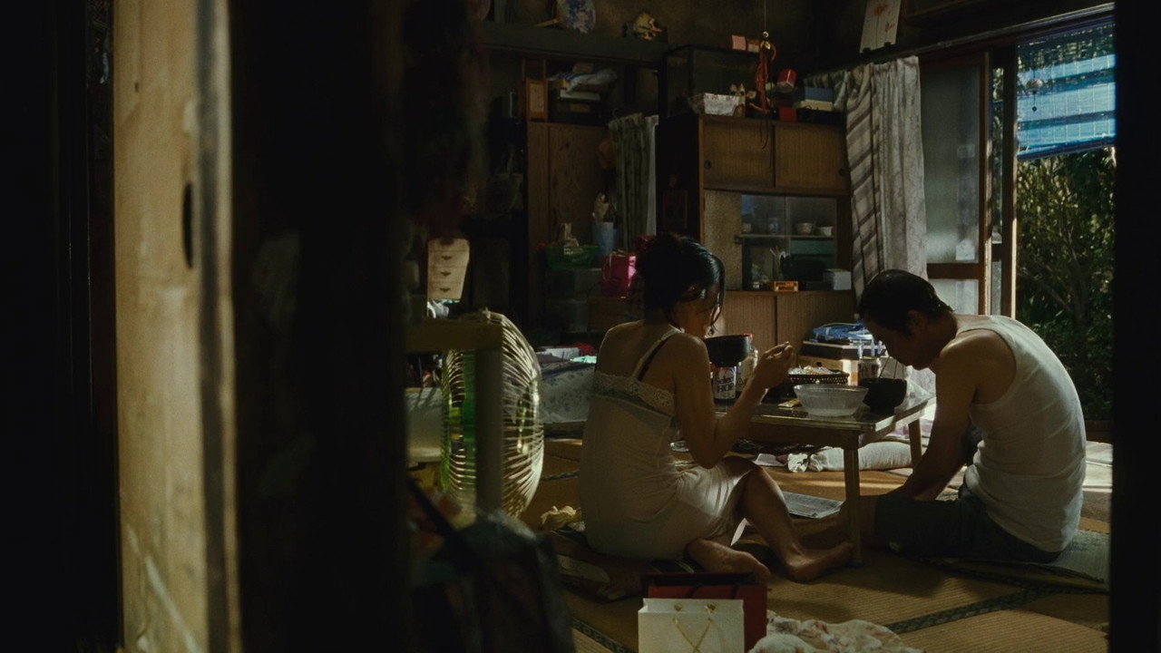 Shoplifters background 71