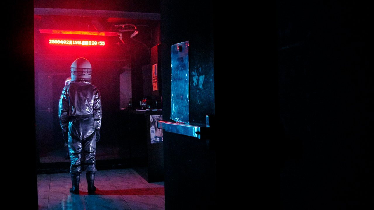 Kiss still 4