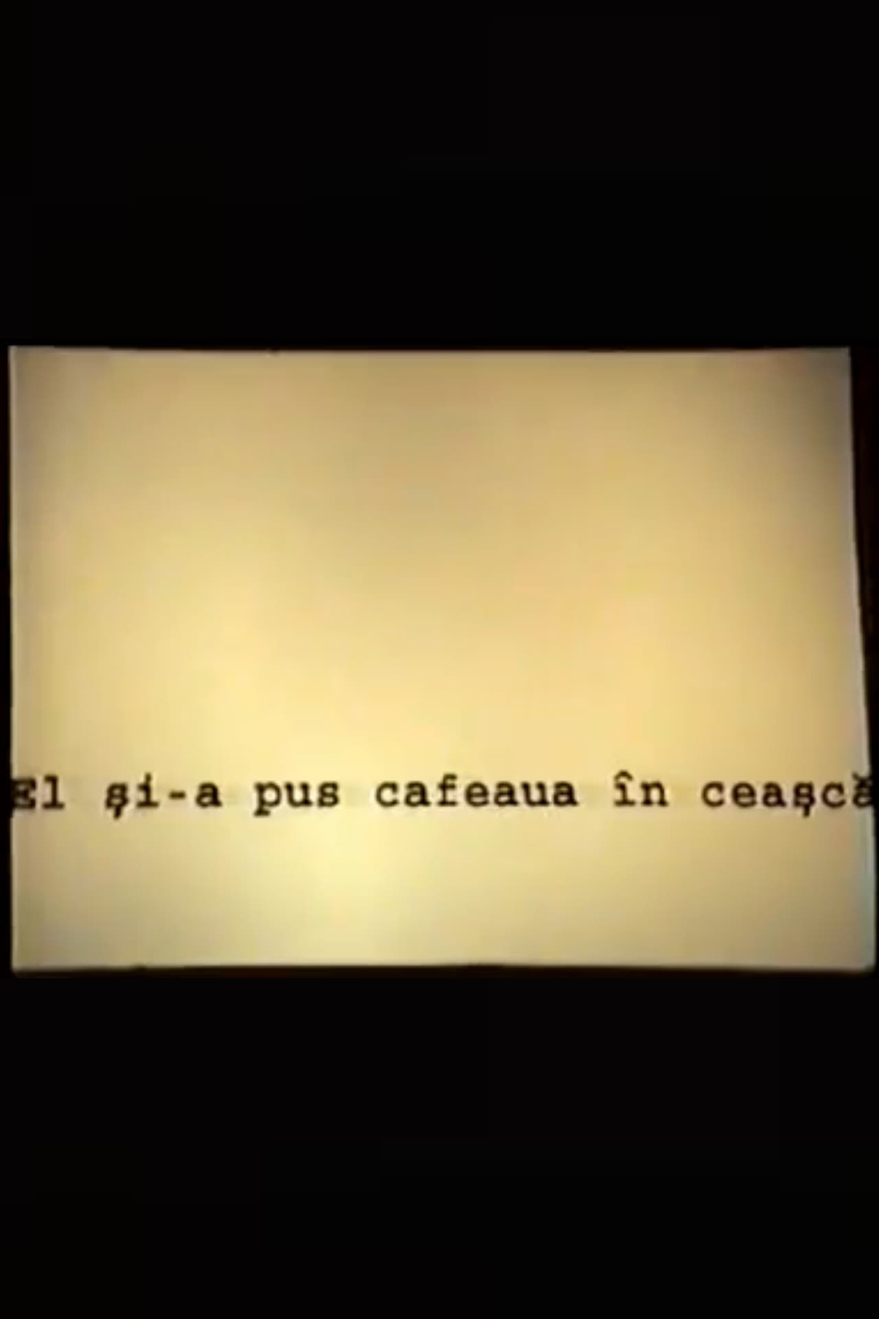 El și-a pus cafea în ceașcă