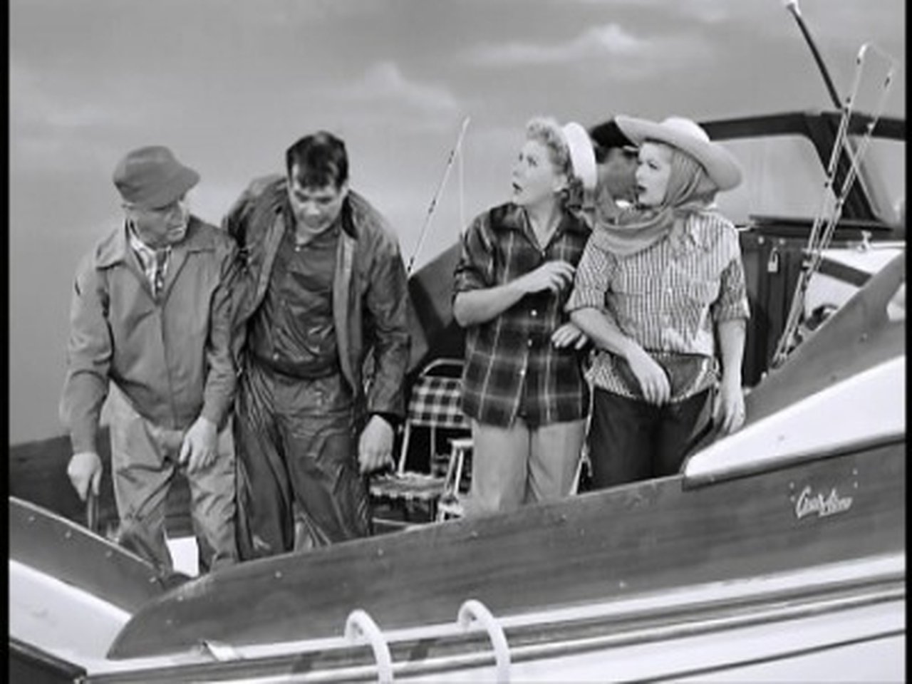 I Love Lucy - Season 6 Episode 7 : Deep Sea Fishing