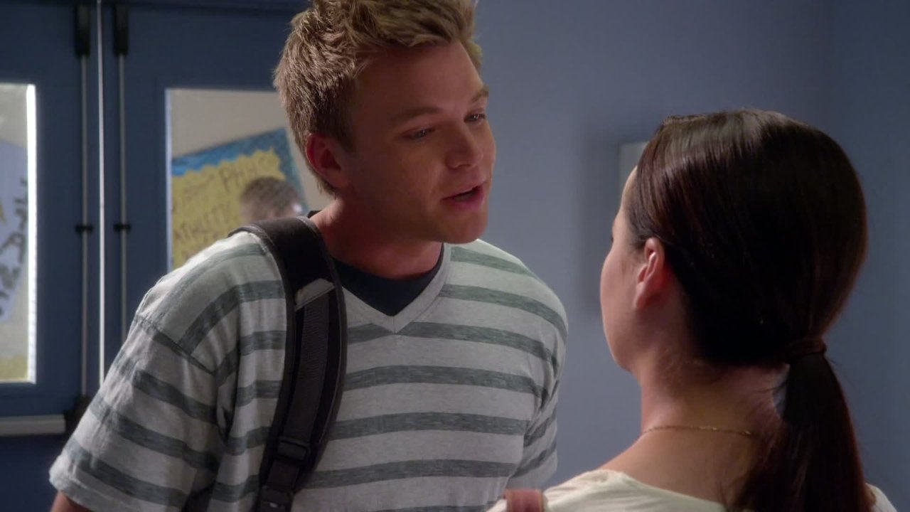 Awkward. - Season 2 Episode 12 : The Other Shoe