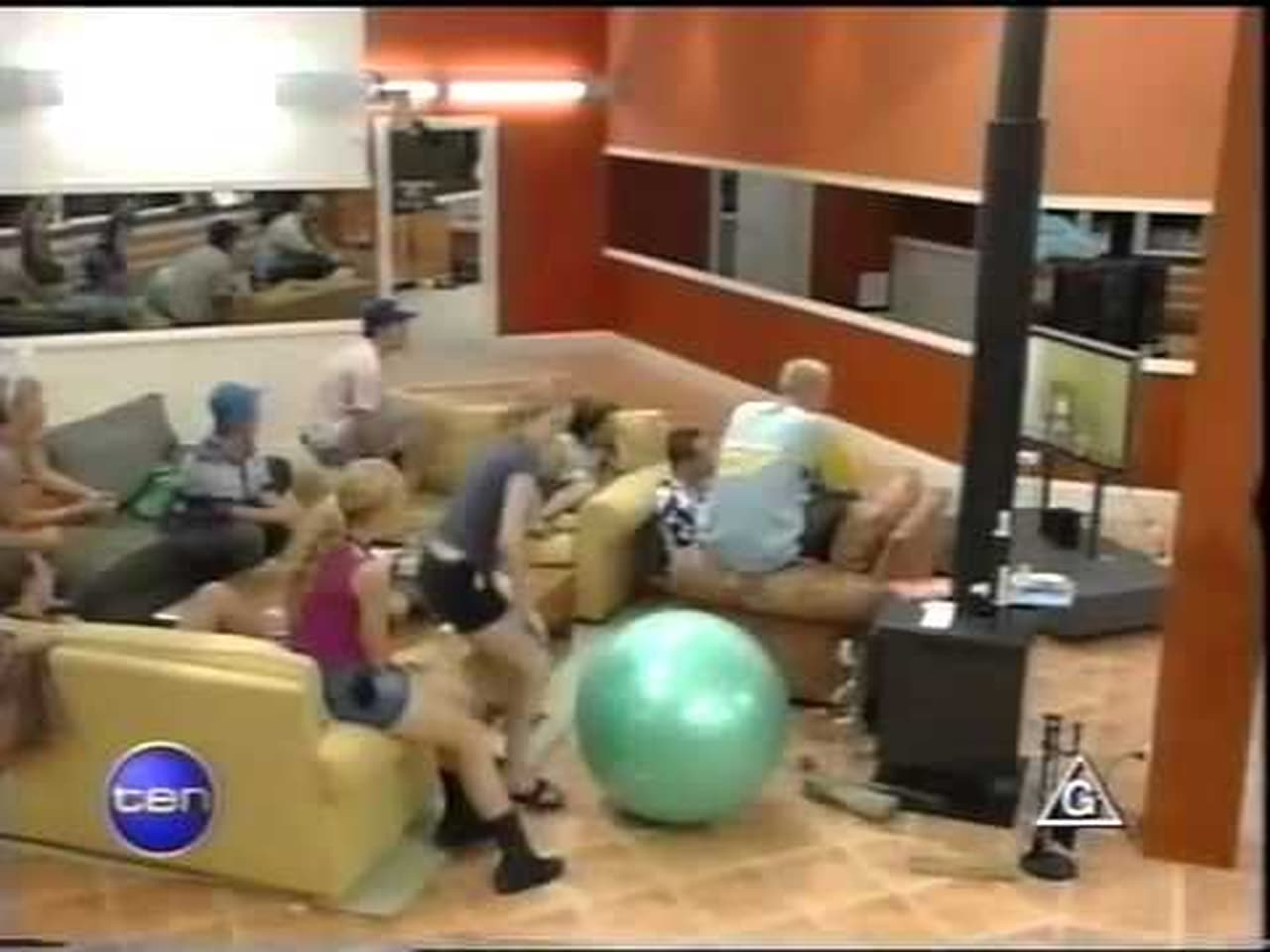 Big Brother - Season 1 Episode 4 : Day 04: Daily Show