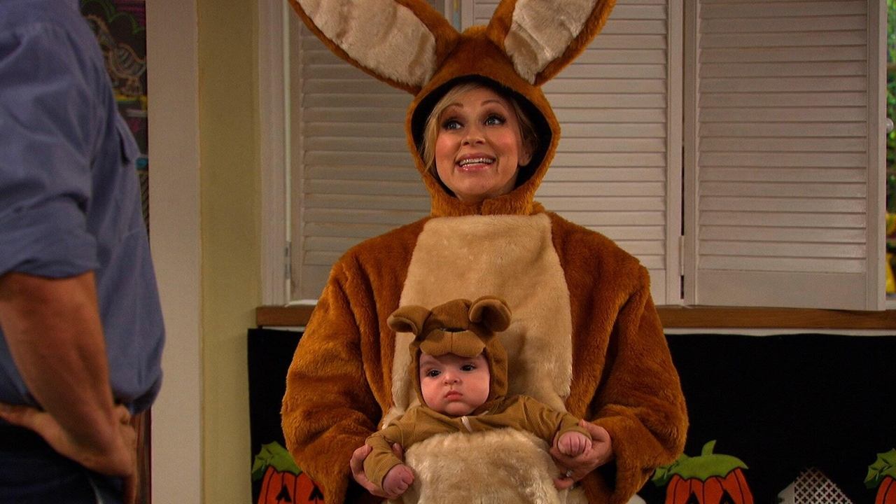 Good Luck Charlie - Season 3 Episode 16 : Le Halloween