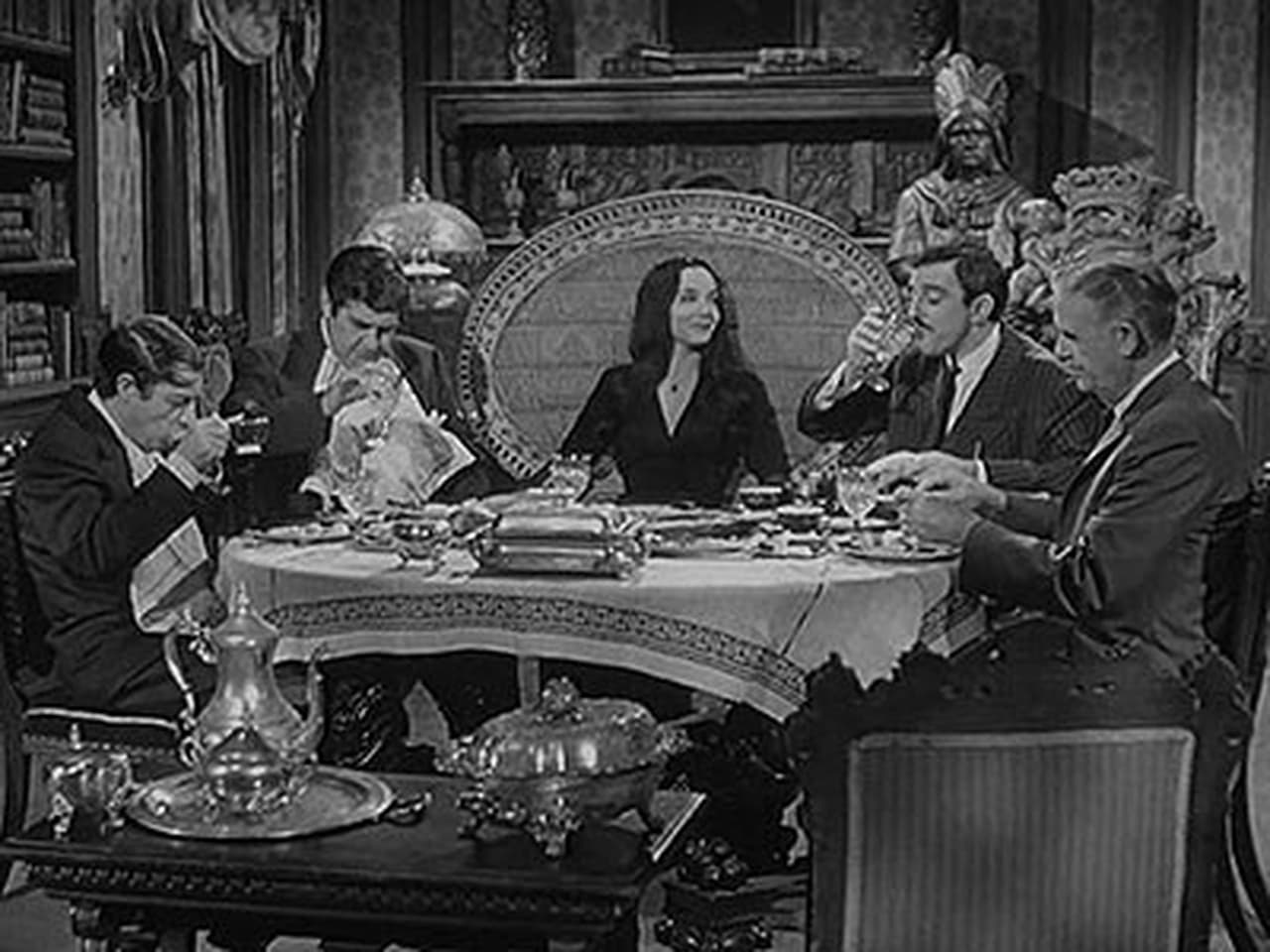 The Addams Family - Season 1 Episode 11 : The Addams Family Meet the VIPs