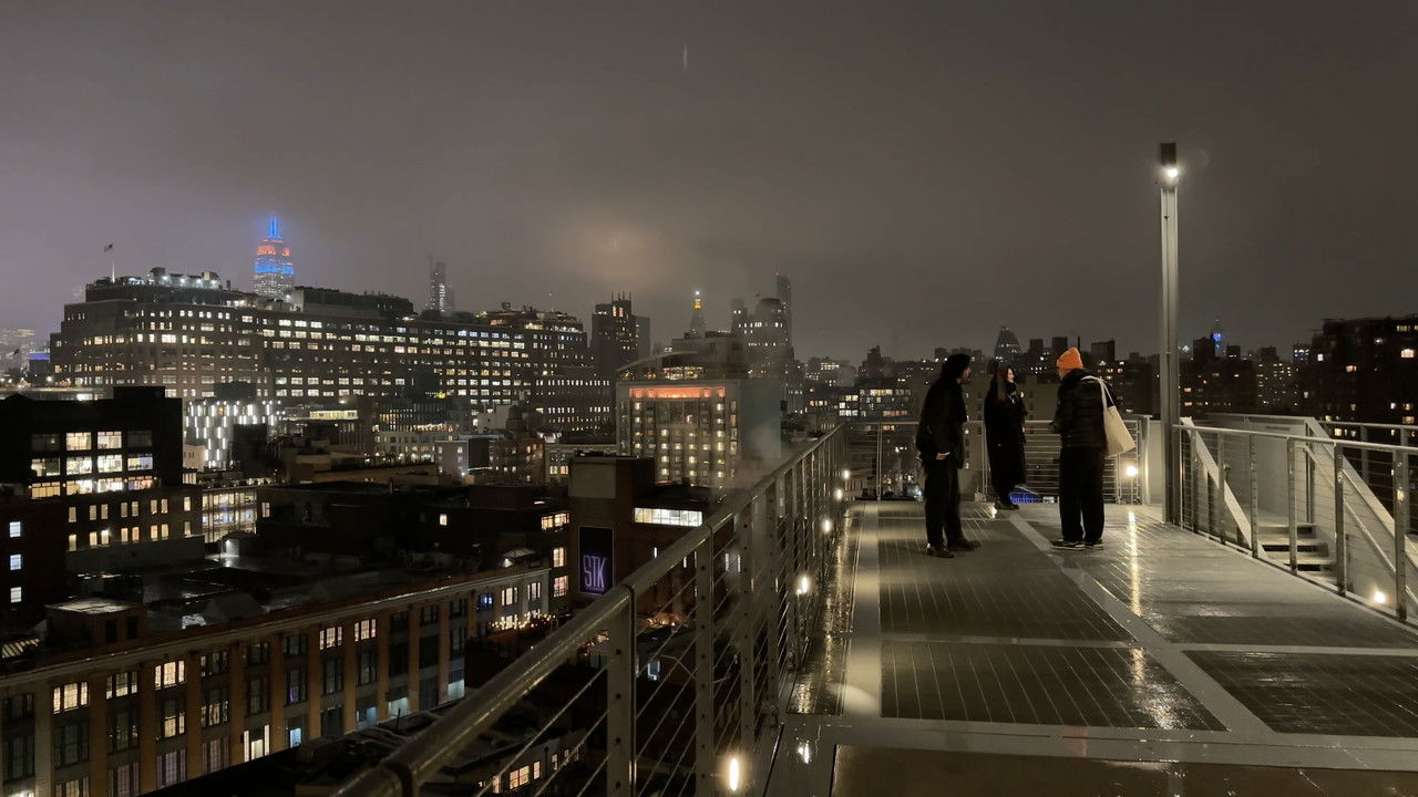 Një vit më vonë backdrop