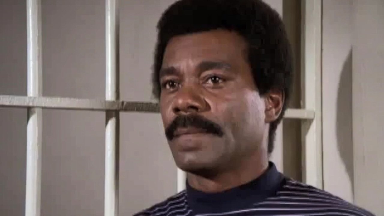 Mannix - Season 8 Episode 19 : Quartet for a Blunt Instrument