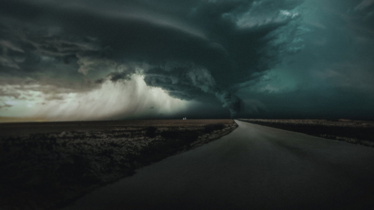The Twister: Caught in the Storm (2025) Hindi Dubbed Netflix backdrop