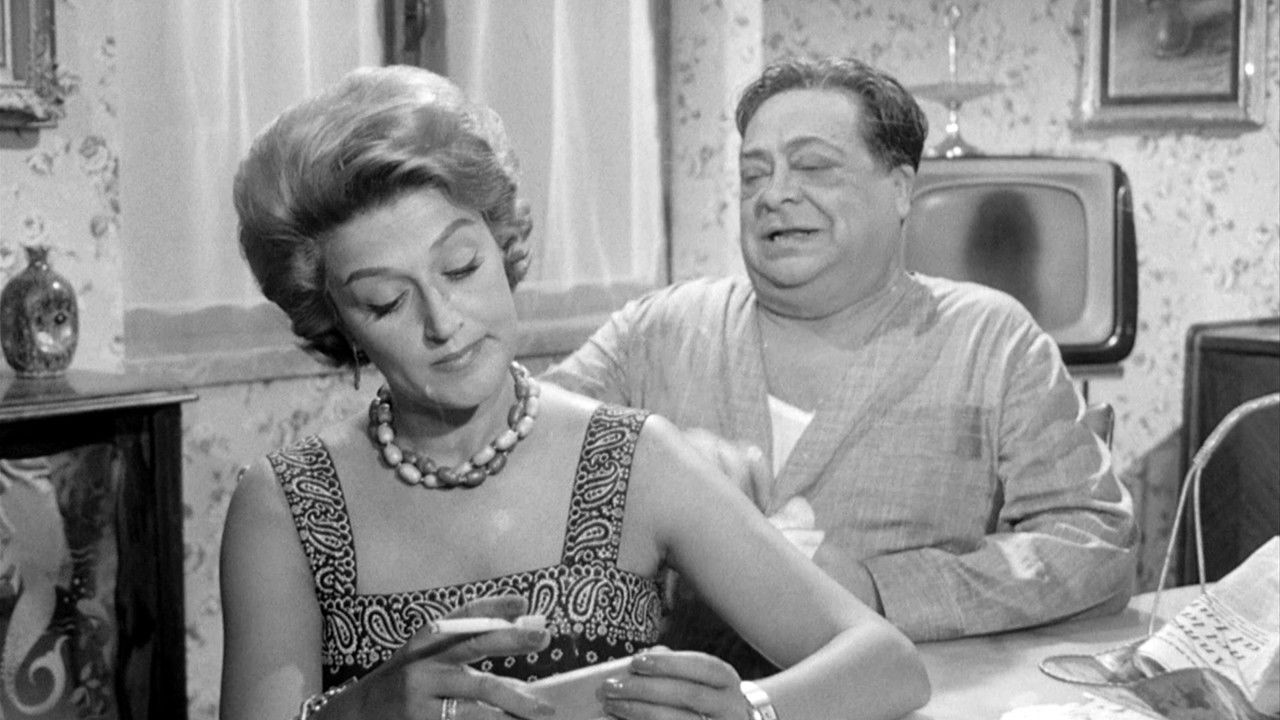 Gli italiani e le donne backdrop