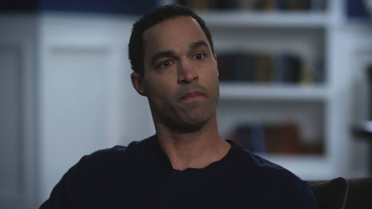 Tyler Perry's The Oval - Season 5 Episode 14 : Off the Deep End