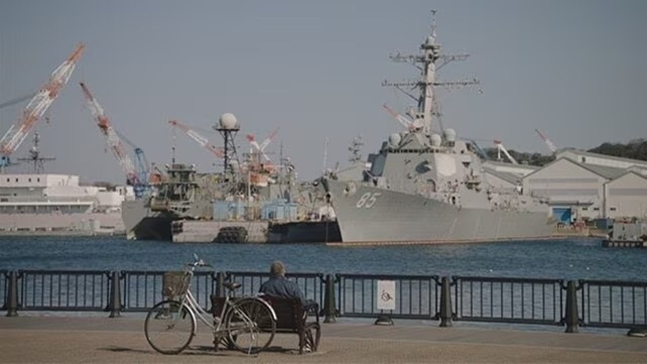 Document 72 Hours - Season 8 Episode 5 : At a park in Yokosuka with a view of warships