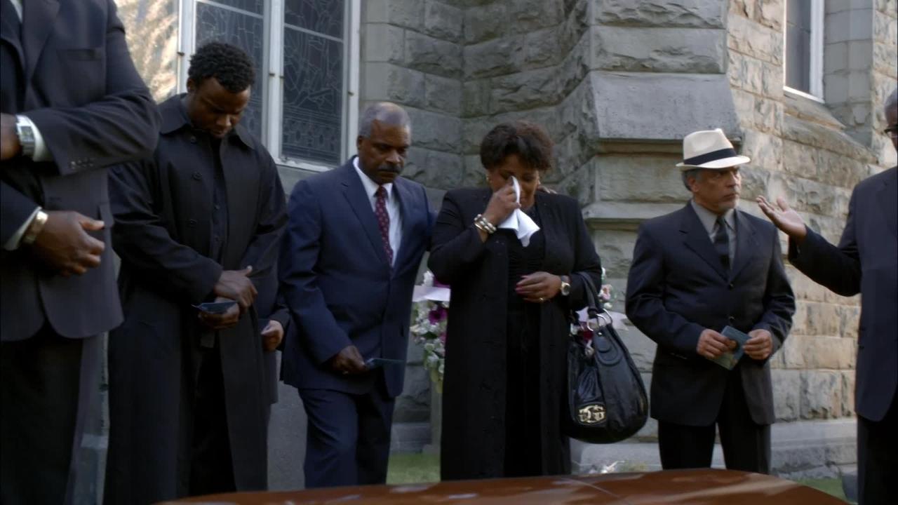 V - Season 2 Episode 2 : Serpent's Tooth