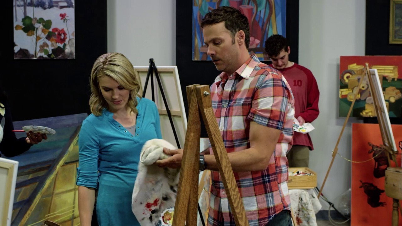 An Hour Behind (2017)