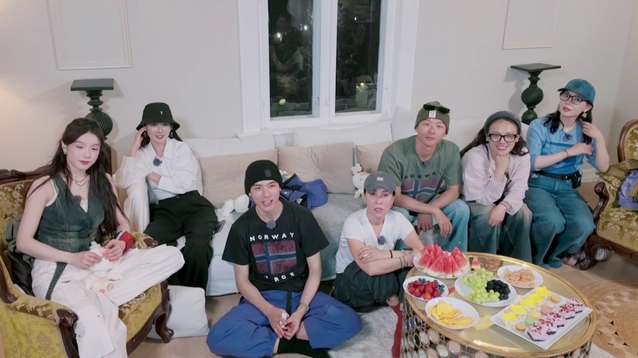 Divas Hit the Road - Season 0 Episode 120 : S7 · Watch Along with the Cast EP1