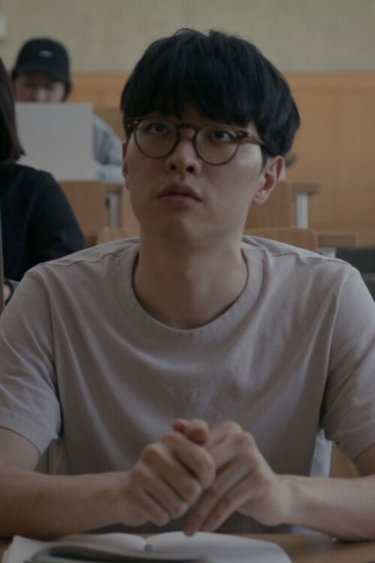 Comme ci, comme ça Backdrop