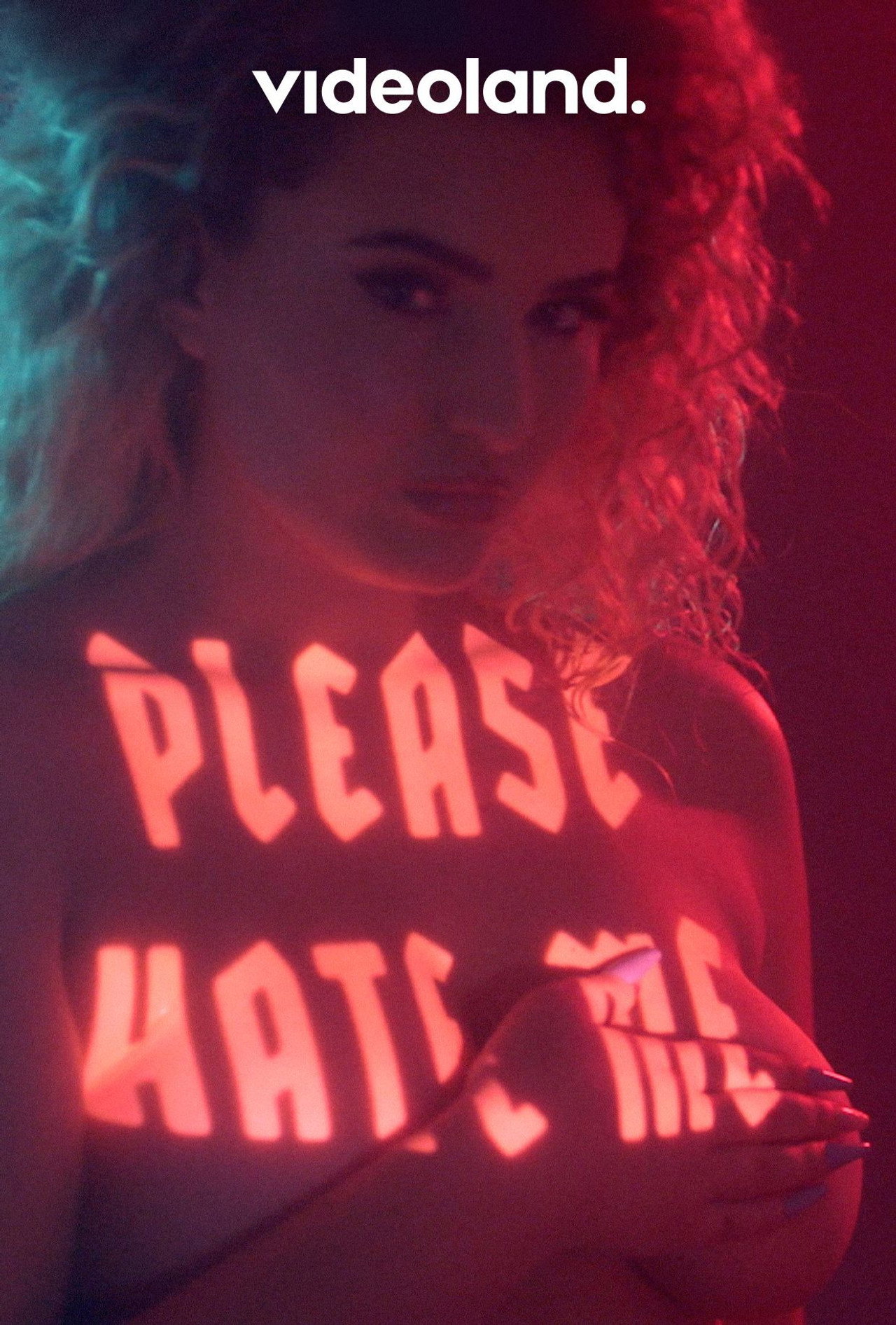 Please Hate Me filmaffisch