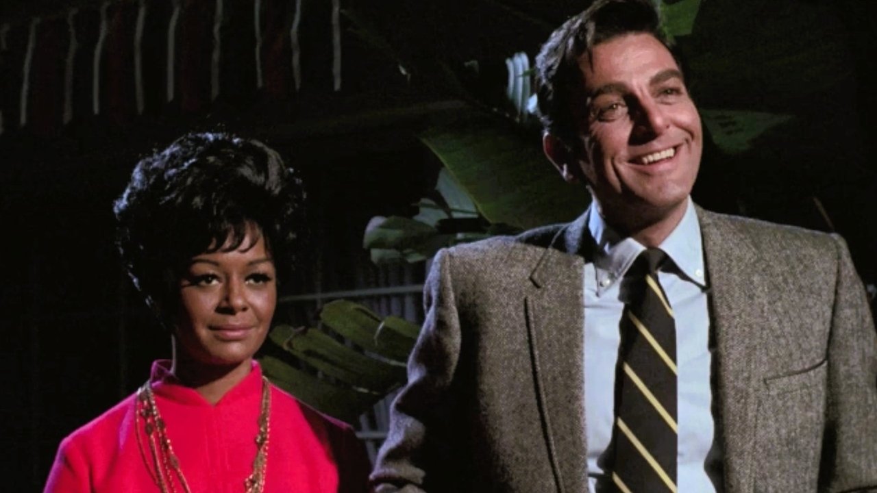 Mannix - Season 2 Episode 20 : All Around the Money Tree