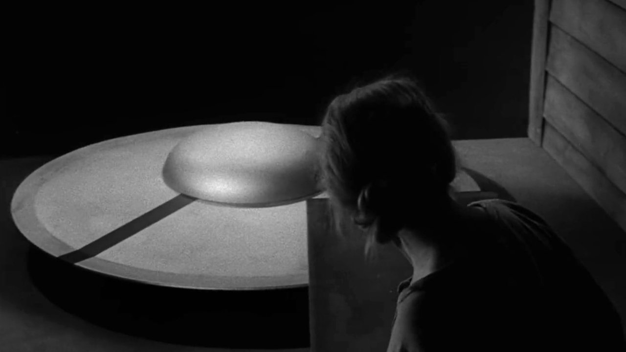 The Twilight Zone - Season 2 Episode 15 : The Invaders