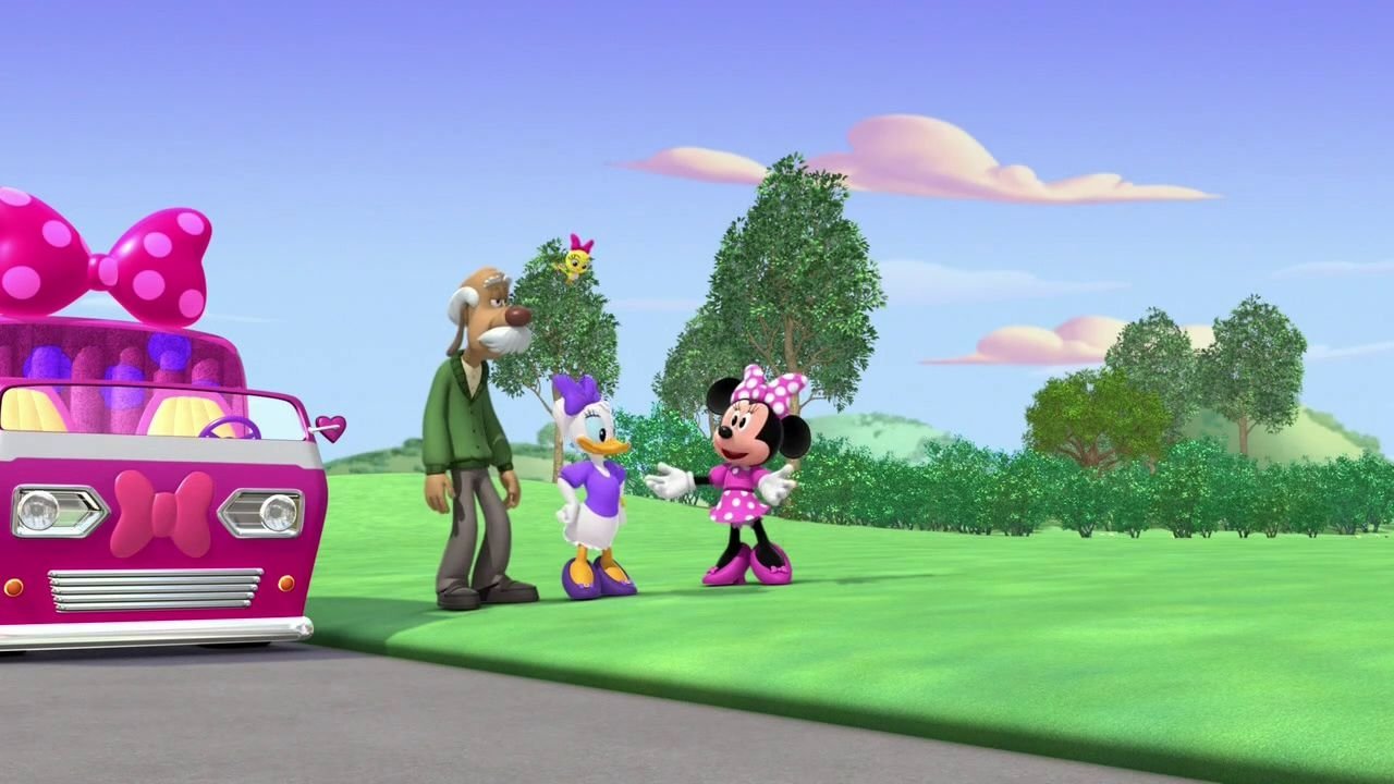 Mickey and the Roadster Racers - Season 1 Episode 32 : Grandpa Beagle's Day Out