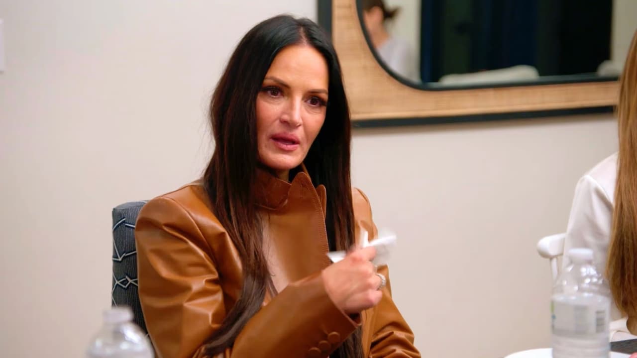 The Real Housewives of Salt Lake City - Season 5 Episode 3 : Basketball, Bobbleheads and the Brow Girl