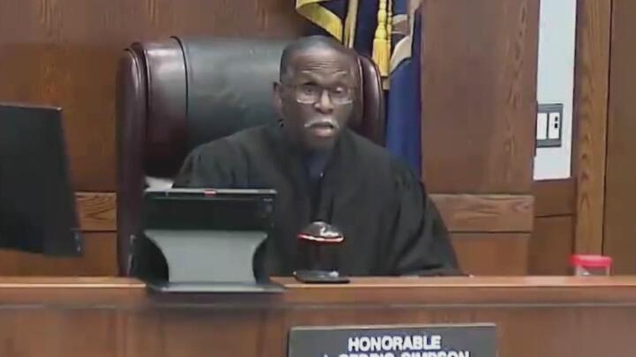 Court Cam - Season 8 Episode 13 : #813