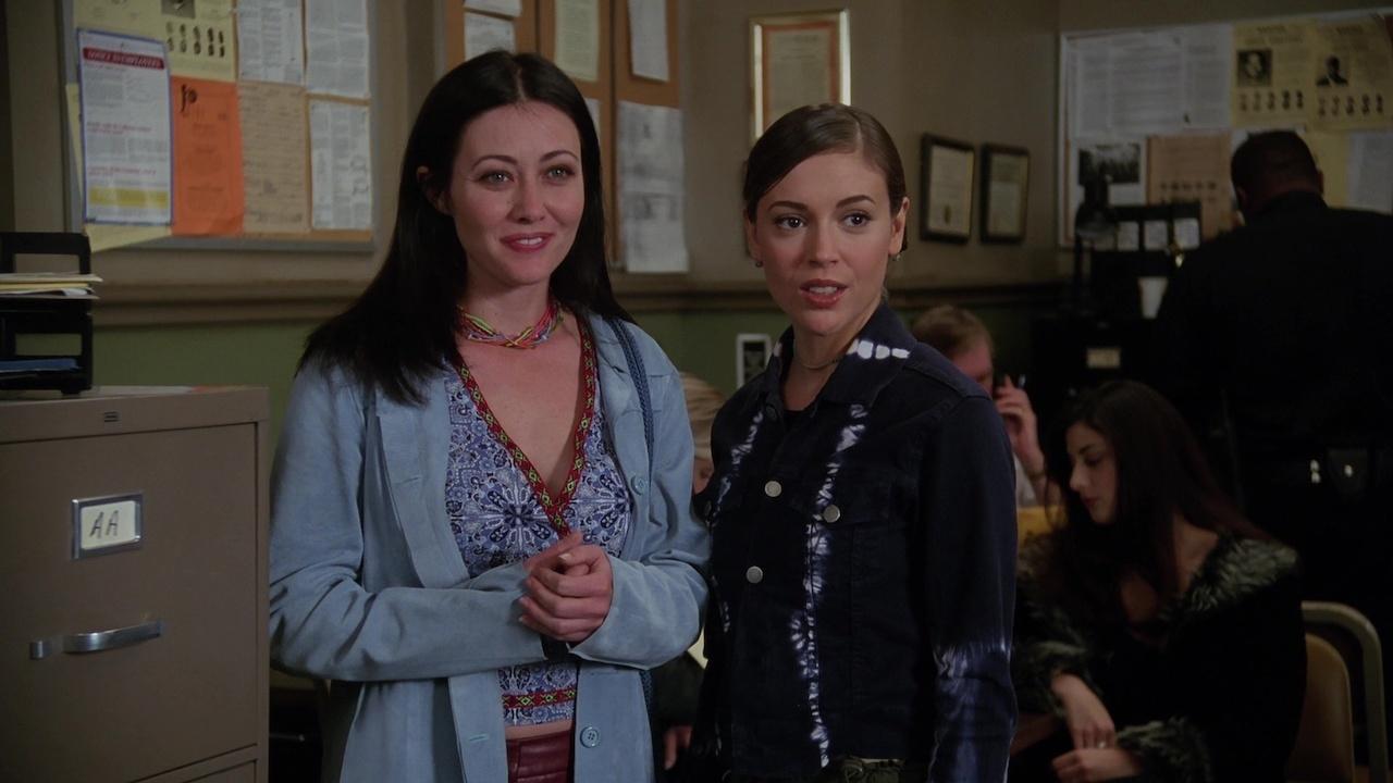 Charmed - Season 2 Episode 16 : Murphy's Luck