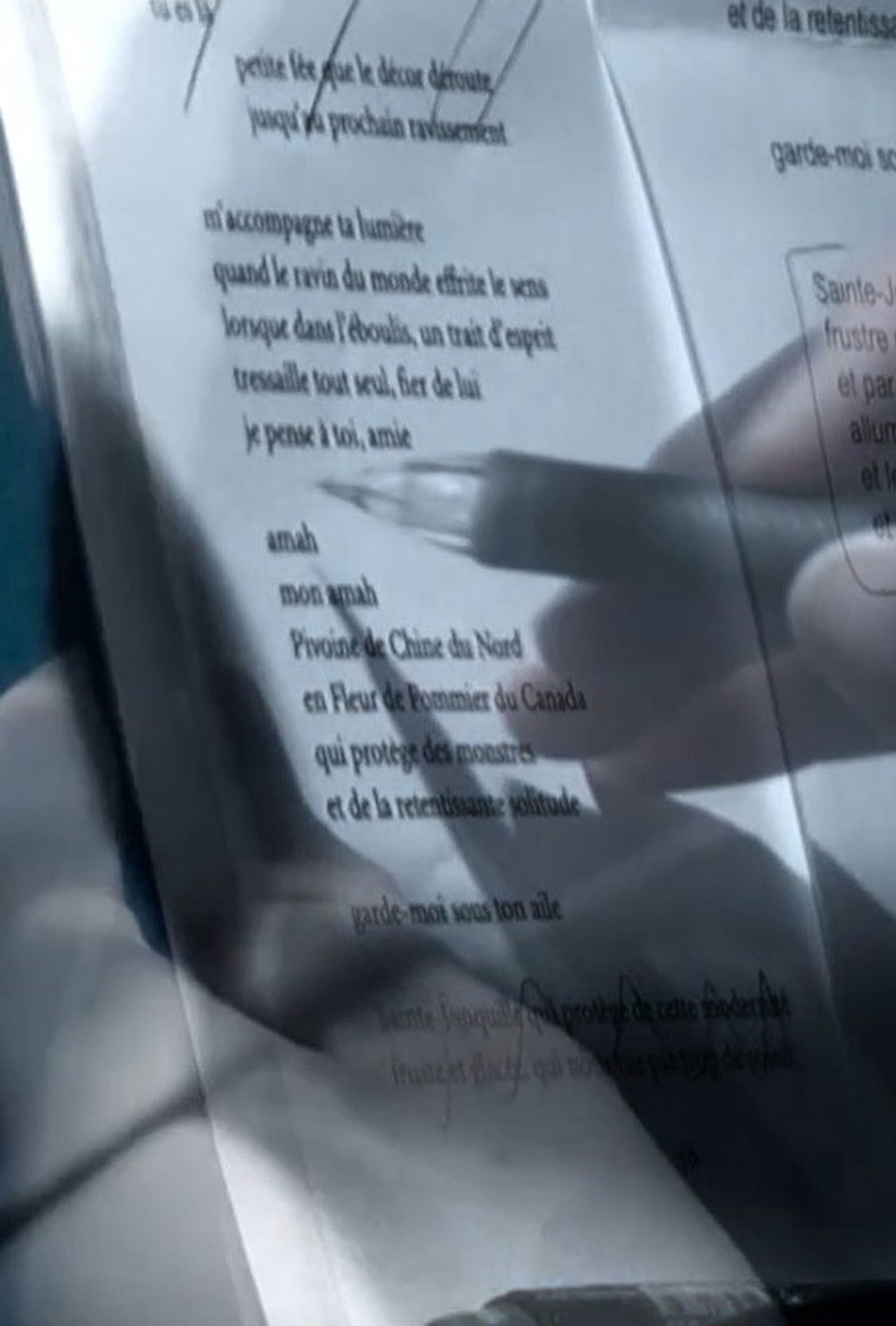 En prière dans le champ magnétique Backdrop