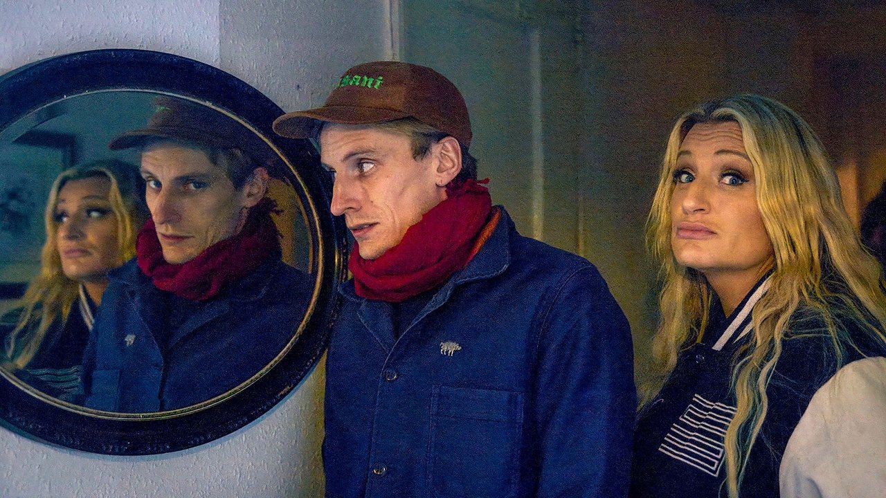 Daisy May and Charlie Cooper's NightWatch - Season 1 Episode 2 : Four Crosses Inn