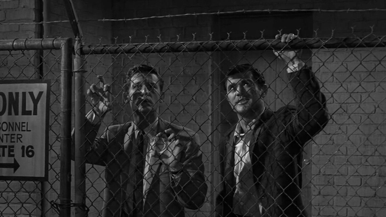 La Quatrième Dimension — Tous les gens sont partout semblables