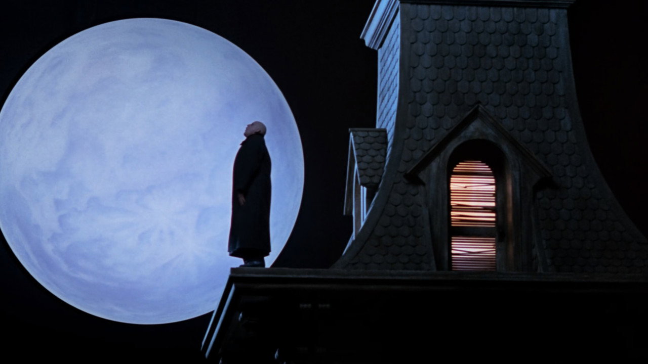 Addams Family Values background 69