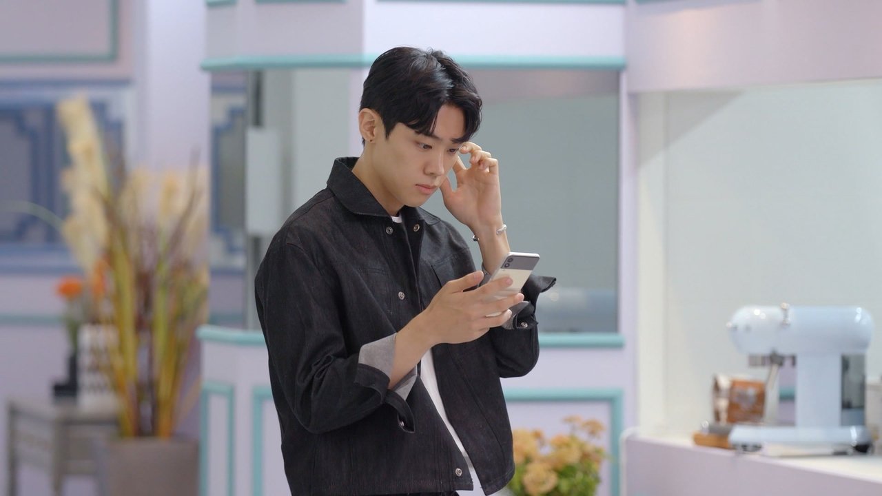 Love Alarm Clap! Clap! Clap! backdrop