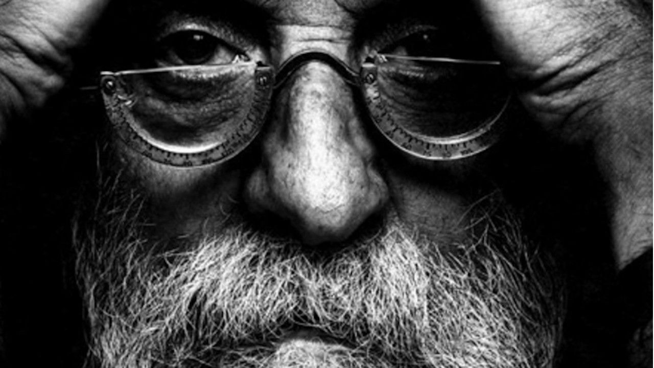 César sculpteur décompressé backdrop