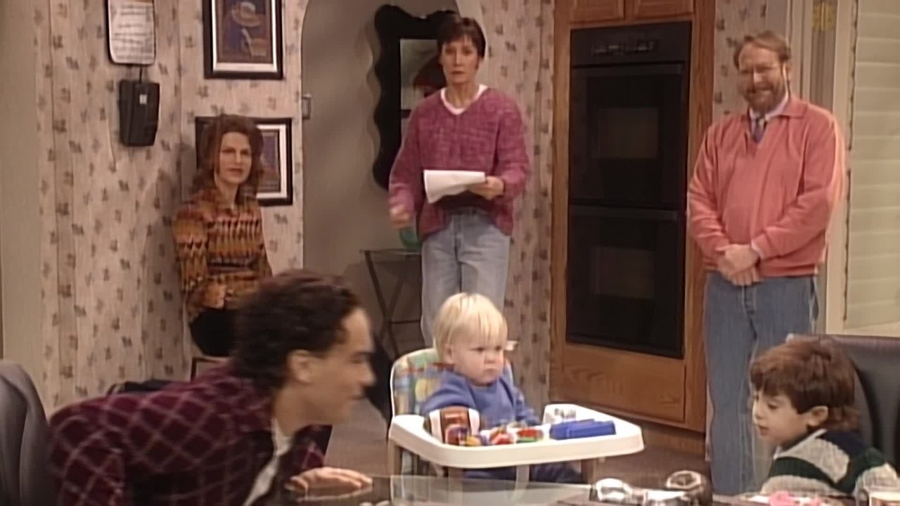 Roseanne - Season 9 Episode 15 : The War Room