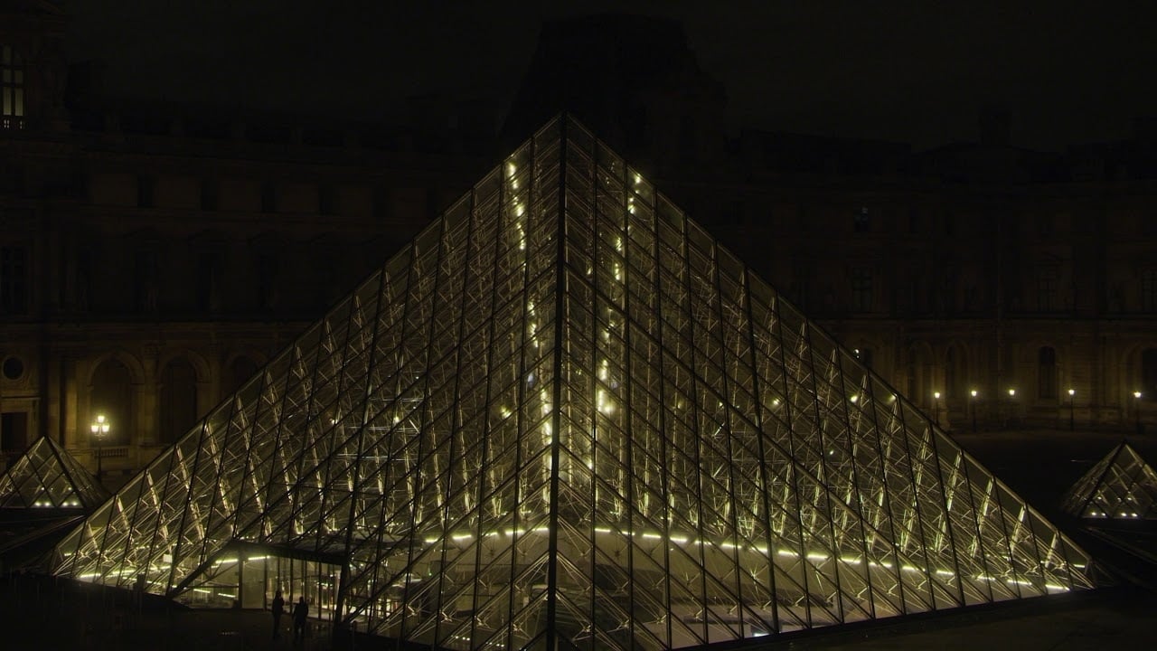 A Night at the Louvre: Leonardo da Vinci Backdrop Image