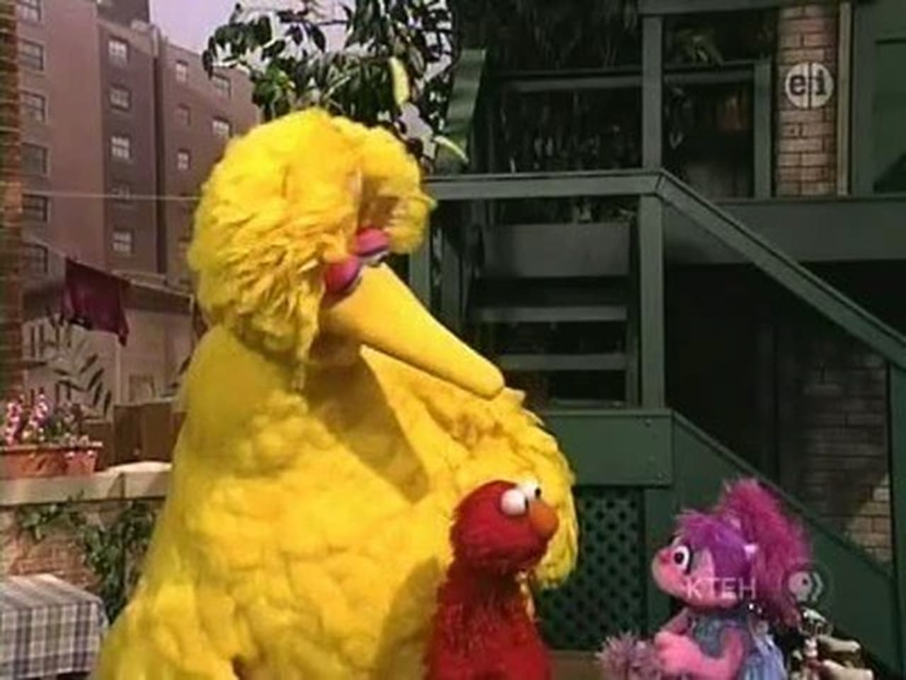 Sesame Street - Season 38 Episode 15 : Big Bird, Elmo & Abby, Song for 3