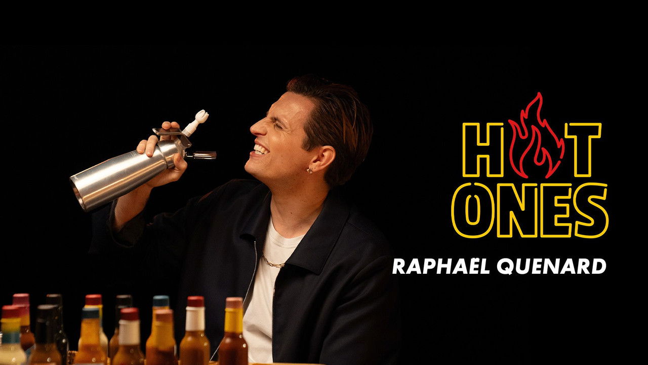 Hot Ones — Raphaël Quenard transforme la douleur en poésie
