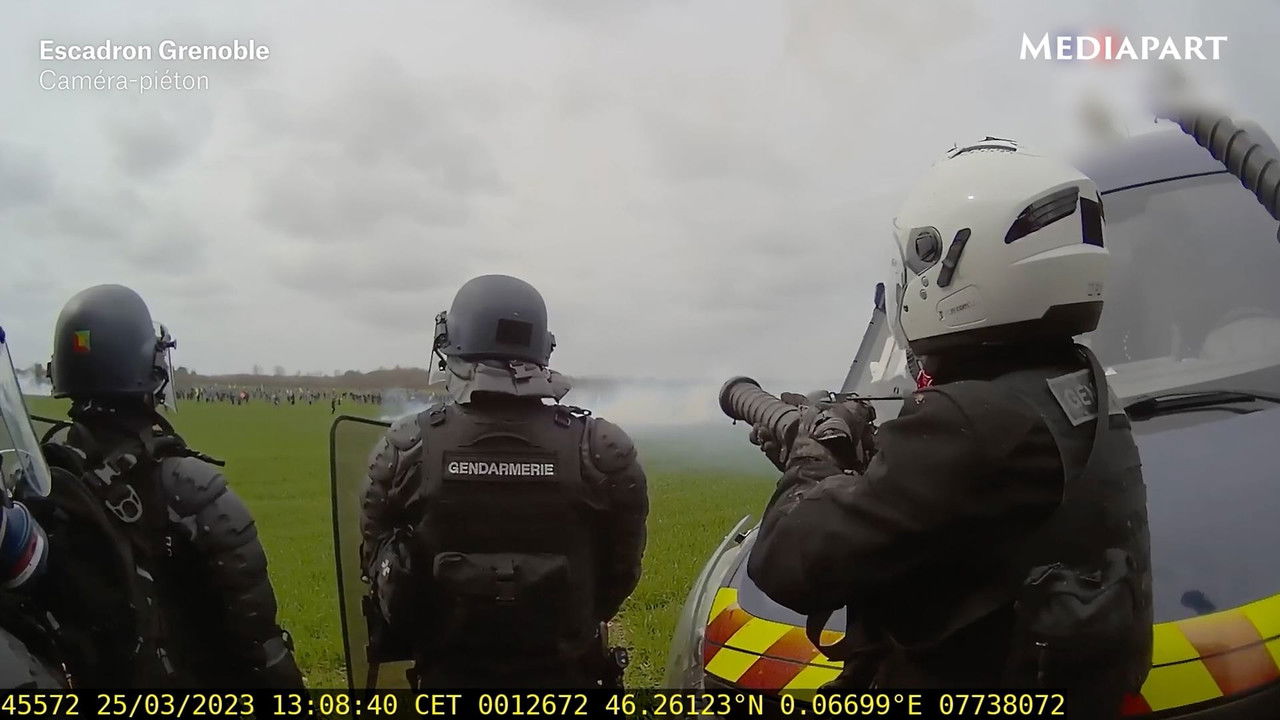 Le Dessous des images — Sous l'uniforme, la caméra est-elle un garde-fou ?