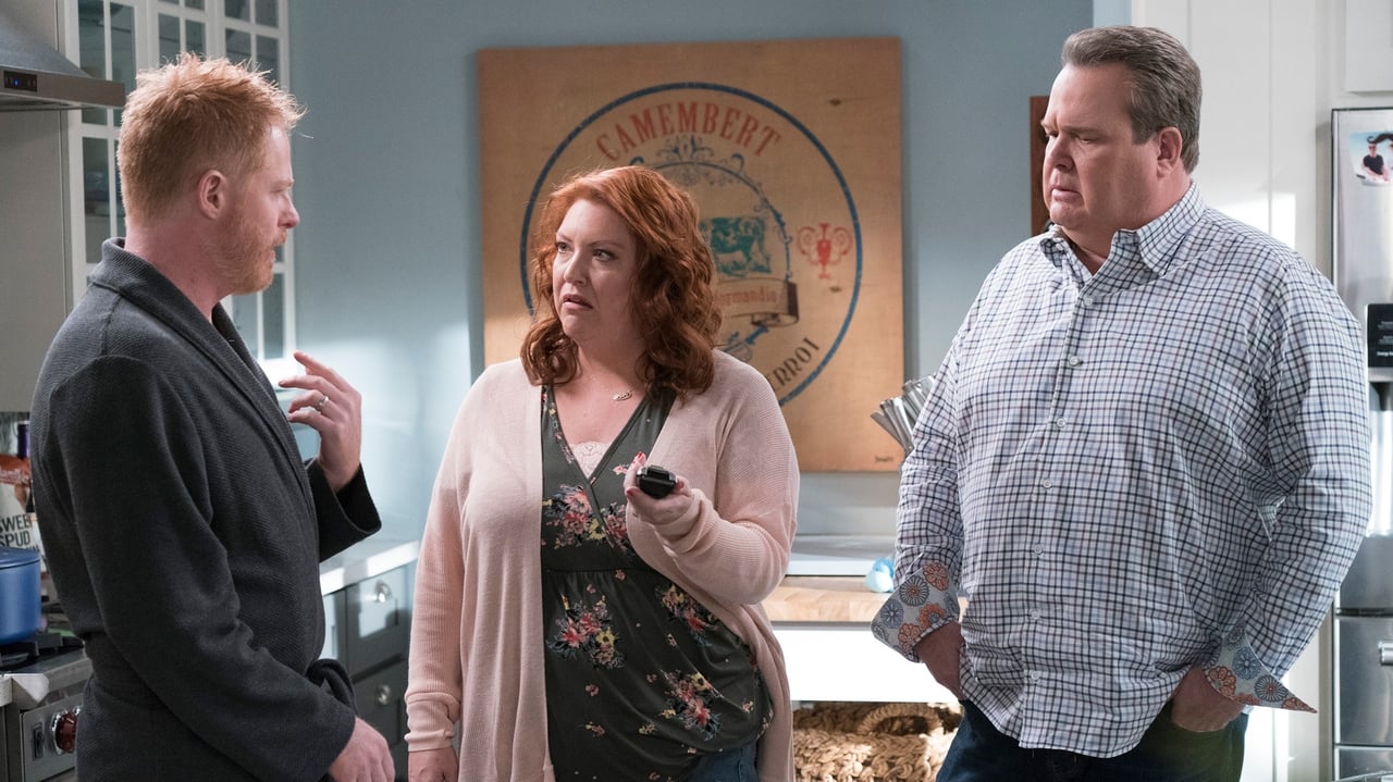 Modern Family - Season 10 Episode 11 : A Moving Day