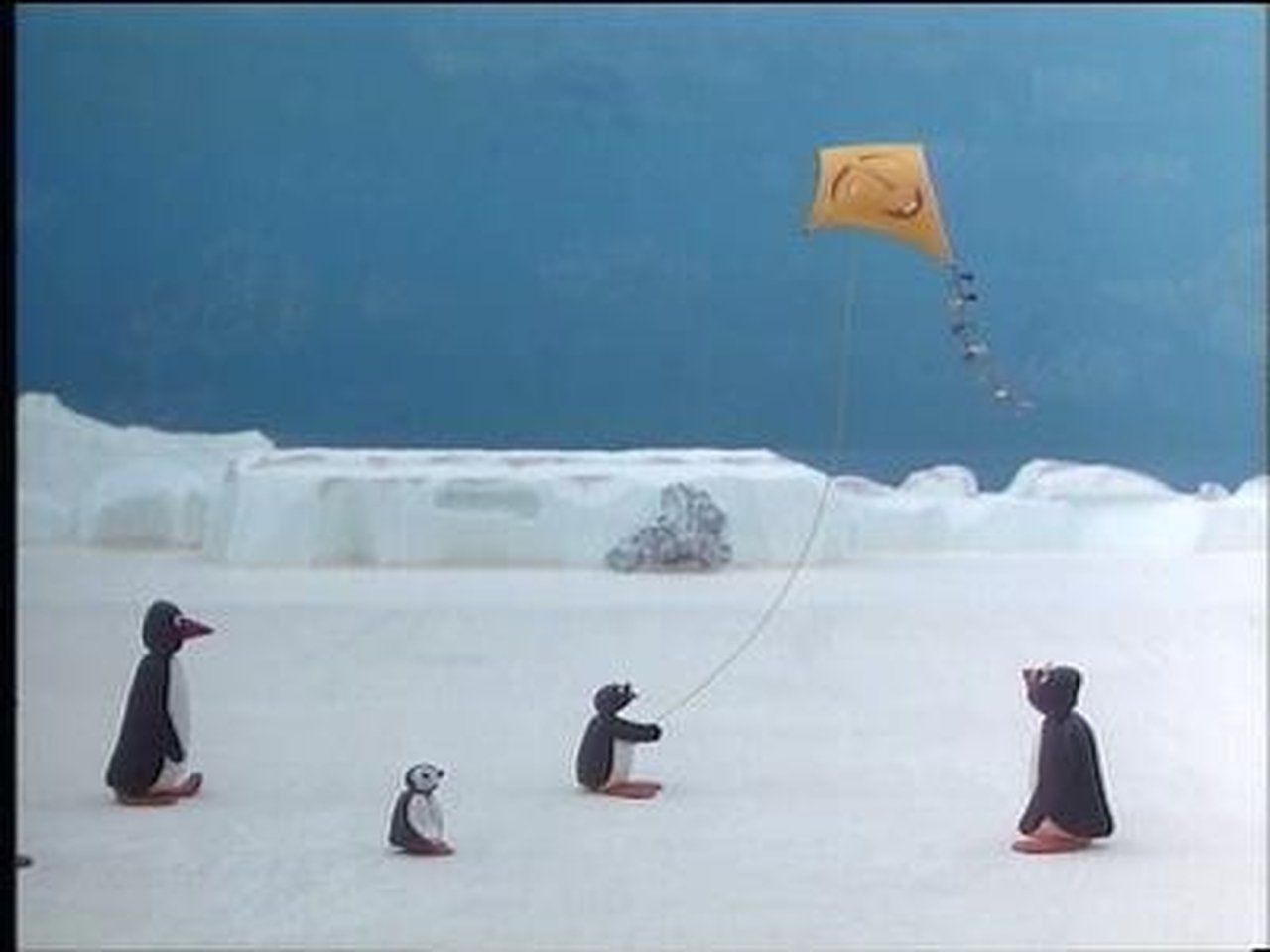 Pingu - Season 2 Episode 12 : Pingu's Parents Have no Time