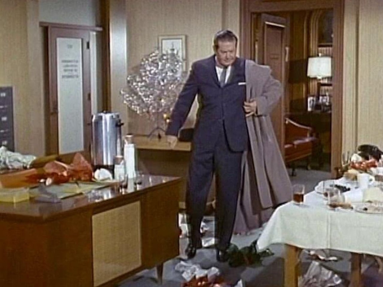 Hazel - Season 4 Episode 15 : Just 86 Shopping Minutes to Christmas