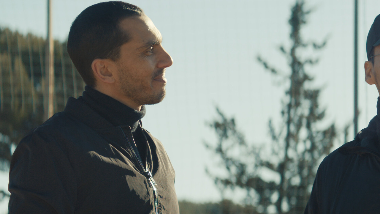 Blood Coast - Season 2 Episode 3 : On the Other Side