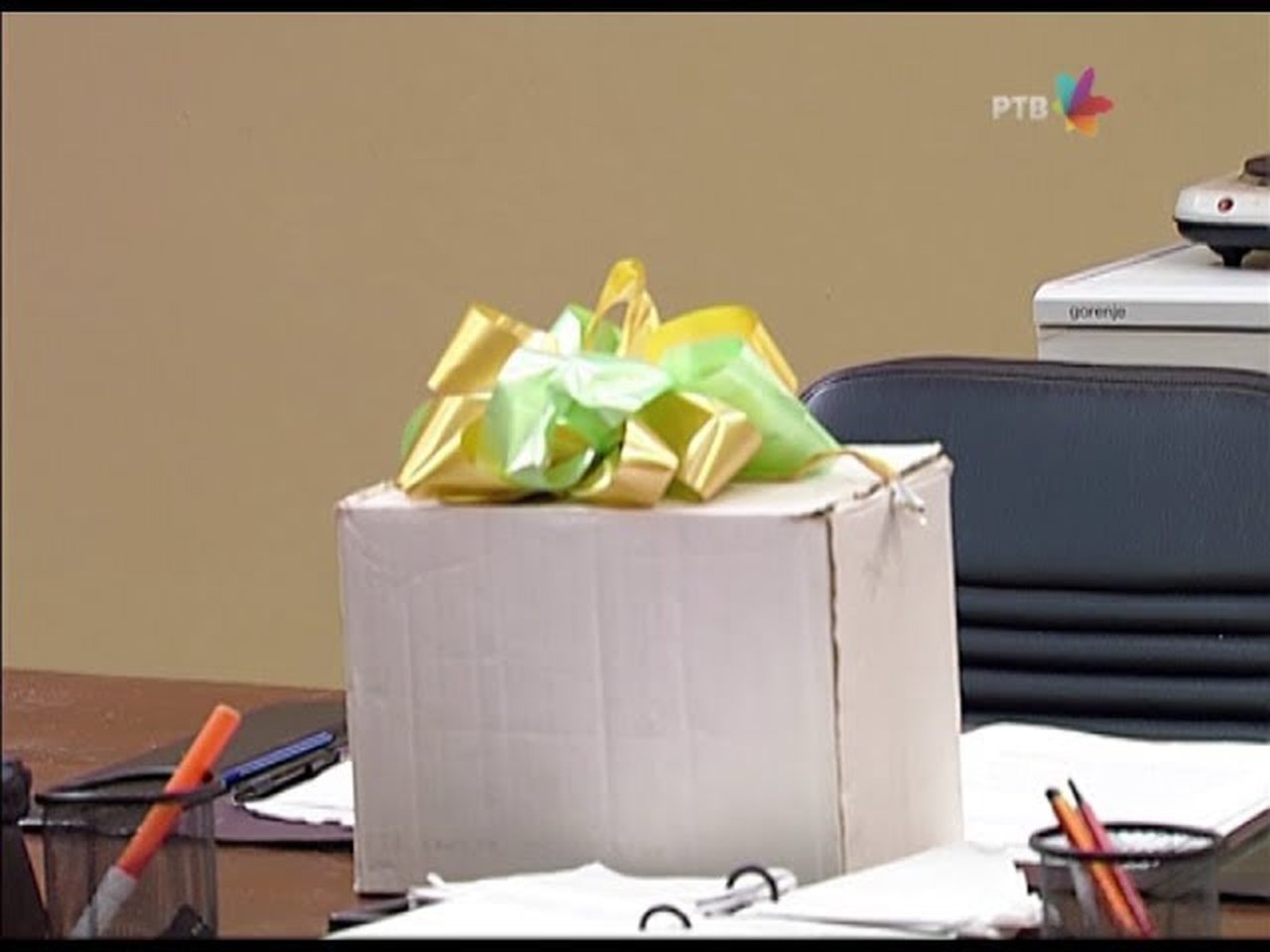 Government Job - Season 6 Episode 116 : 1051 Mrčendajzeri