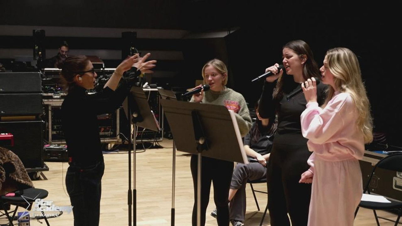 Star Academy - En tournée : la quotidienne — Quotidienne du 17/02 : Répétitions intenses pour les élèves