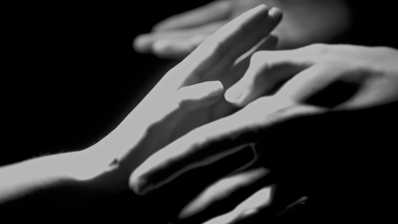 Aeterna still 8