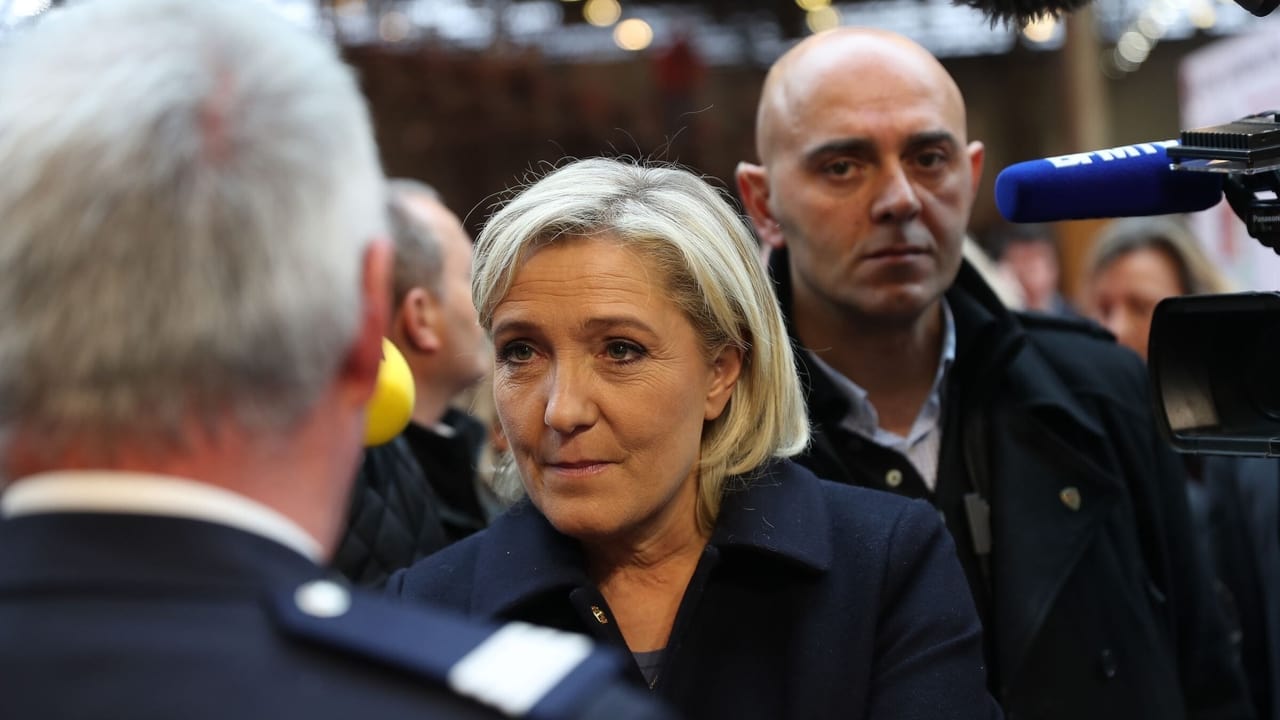 Scen från Marine le Pen - The Last March?